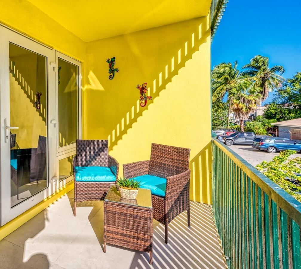 Apartment In Downtown At The Beach ナッソー エクステリア 写真
