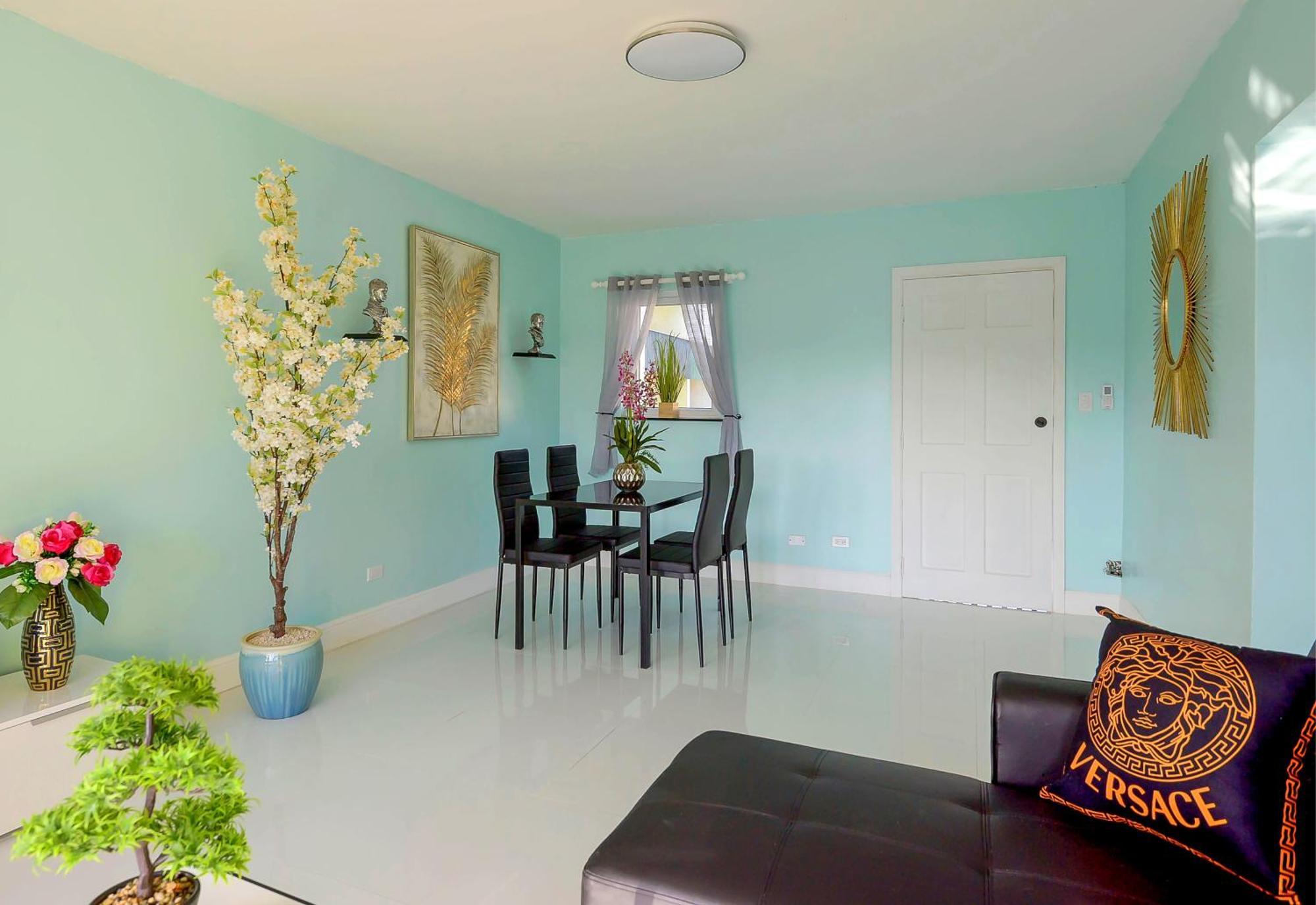 Apartment In Downtown At The Beach ナッソー エクステリア 写真