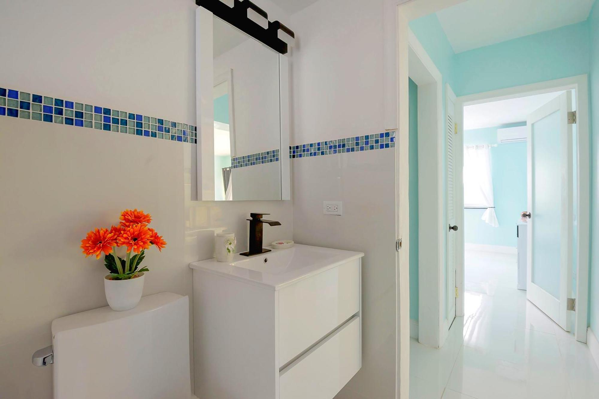 Apartment In Downtown At The Beach ナッソー エクステリア 写真