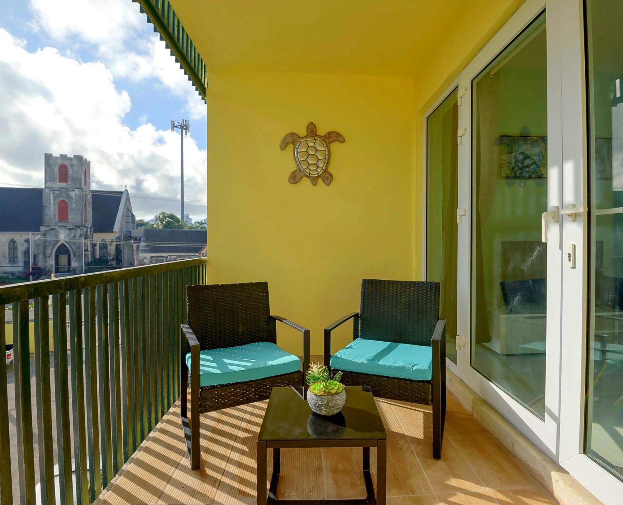 Apartment In Downtown At The Beach ナッソー エクステリア 写真
