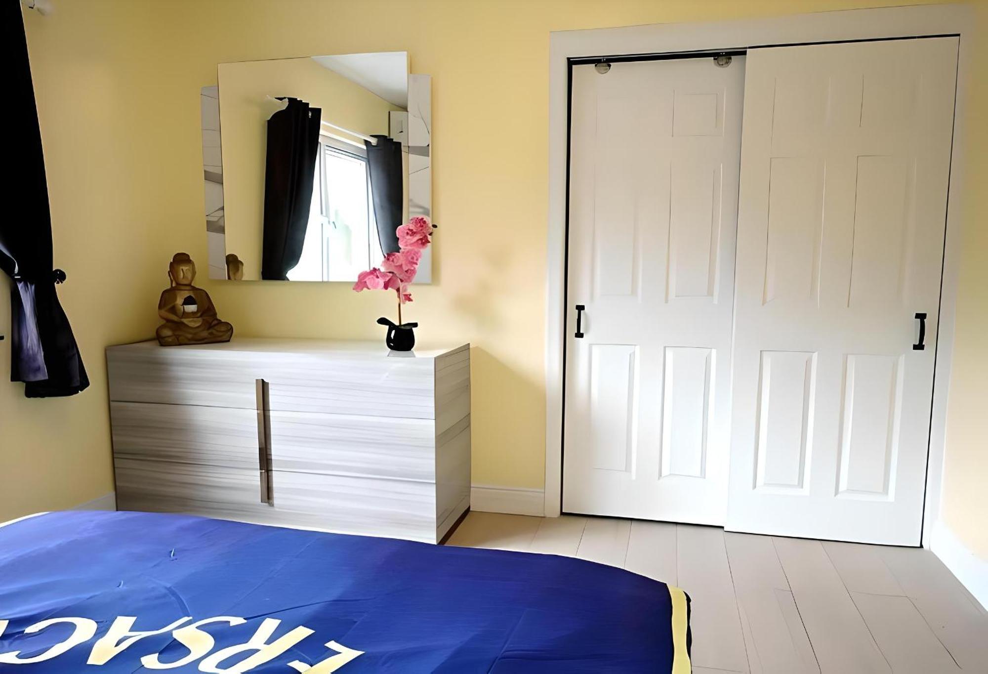 Apartment In Downtown At The Beach ナッソー エクステリア 写真